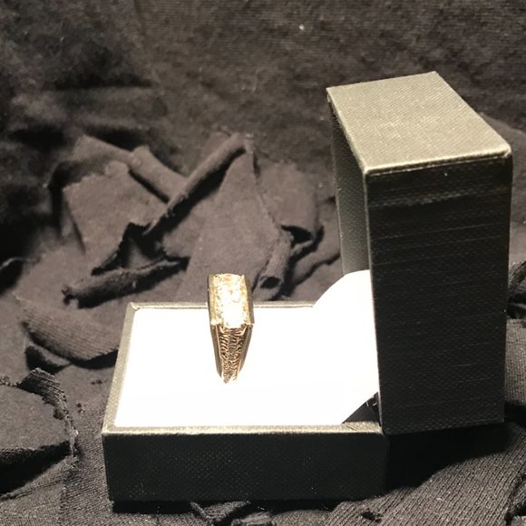 9K Euro Yellow Gold Men's Ring Wide Top in Box - Picture 4 of 6